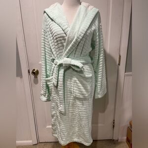 NWT! WORLD MARKET Faux Sherpa Robe